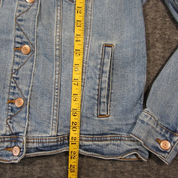 Old Navy Denim Jacket Women M Light Wash Button Up 90s Distressed Grunge Trucker - Picture 5 of 8